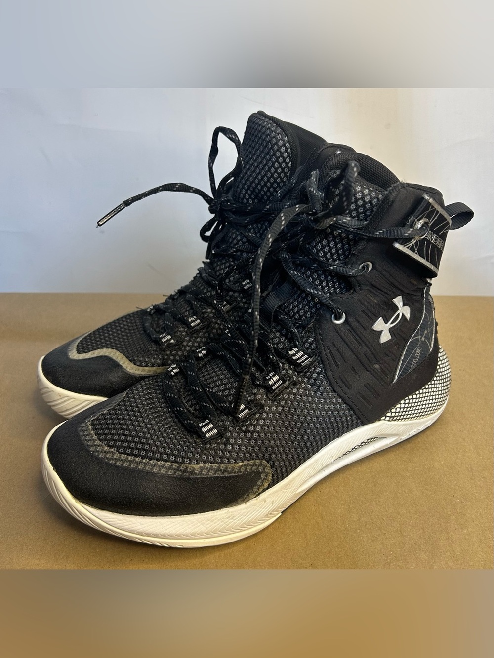 Under Armour HOVR Highlight Ace Volleyball Shoe Women's Size 8